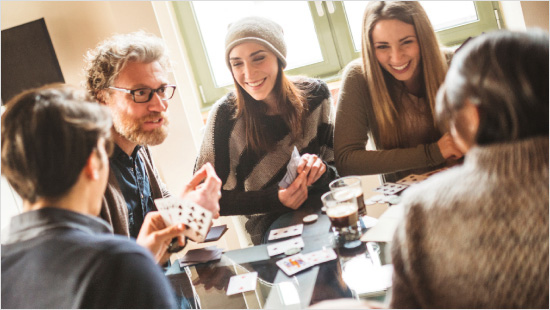 Ihr Hintergrundwissen sowie ihre Erfahrungen teilen sie mit allen Interessierten in ihrem Umfeld, in der trnd-Community und im Internet.