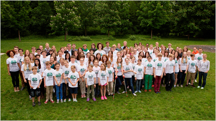 Viele kleine engagierte Helfer beim Gruppentreffen von Plant-for-the-Planet.