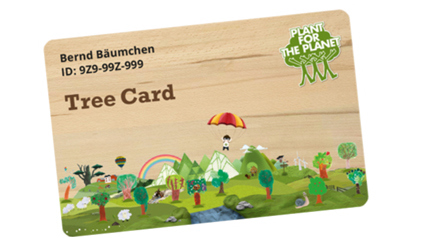 Mit dem Erwerb einer Tree Card kann jeder seine eigene Baumsammlung starten und sein Engagement für die Klimagerechtigkeit sichtbar machen.