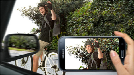 Der optische Bildstabilisator (OIS) reduziert das typische Verwackeln beim Auslösen und sorgt auch in der Bewegung für scharfe Bilder und Videos.