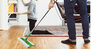 Die Trockenen Bodentücher nehmen auch gröbere Partikel auf und schließen diese zuverlässig ein.