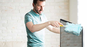 Der Swiffer Staubmagnet entfernt Staub, Haare sowie Allergene von Staubmilben, Hunden und Katzen.