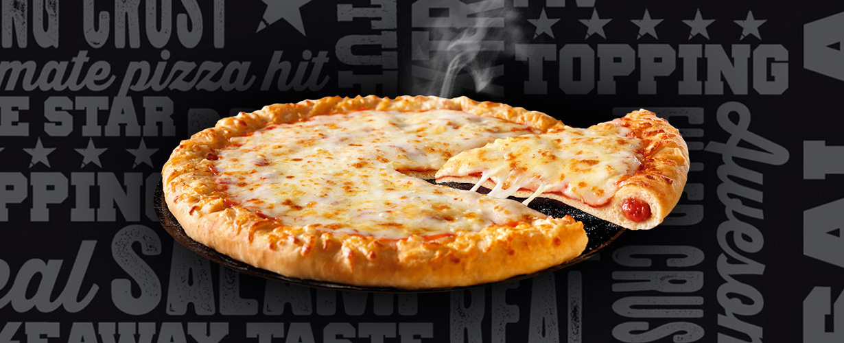 Die Pizza ist in drei Sorten erhältlich: „The Take Away Super Cheese 480 g“ mit den vier Käsesorten Mozzarella, Monterey Jack, gereiftem Cheddar und würzigem Emmentaler, …