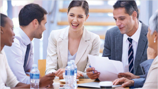 5.000 trnd-Partner probieren die Universal-Etiketten selbst mit ihrem Drucker aus und stellen sie bei Bekannten, Freunden und auch im Büro ihren Kollegen vor. 