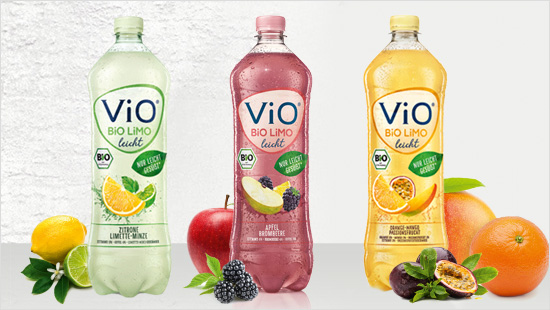 … enthalten sie 45 % weniger Zucker und Kalorien. Die verwendeten Früchte stammen aus ökologischem Anbau.