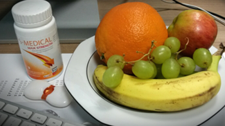 trnd-Partnerin jennix hat XLS-Medical Max Strength im Büro dabei