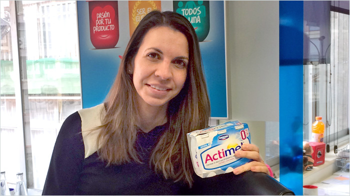 Judith, de Actimel, nos da la bienvenida