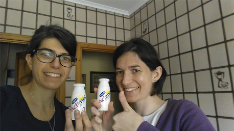 La trndiana sil_lop comparte sus botellitas de Actimel.