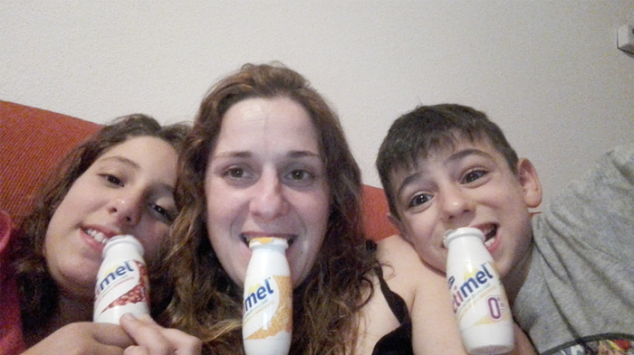 La trndiana Criherpa y sus hijas ya han probado las nuevas combinaciones de Actimel.