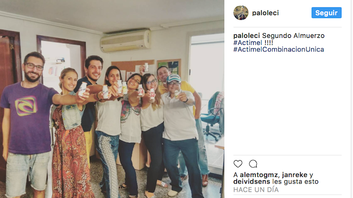 La trndiana PalomaLe comparte las nuevas combinaciones de Actimel en Instagram.