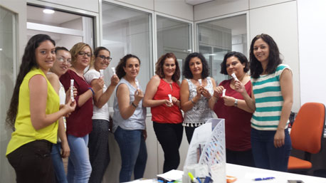 La trndiana Adryru ha repartido muestras de Balneum Plus es su trabajo.