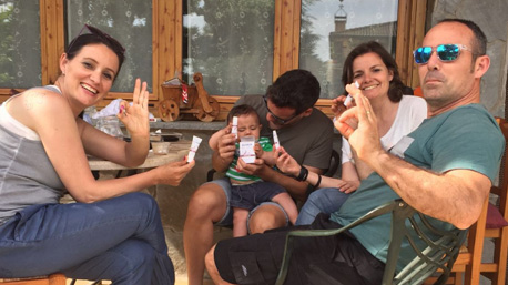 Gracias a todos nuestros familiares y amigos que han colaborado con tanto alivio :).