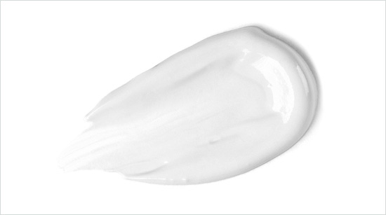 … ya que gracias a sus componentes proporciona una hidratación intensa y alivia el picor en 5 minutos*.