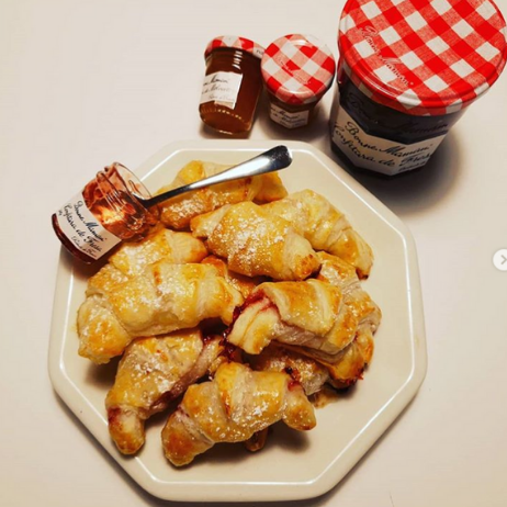 <a href="https://www.instagram.com/p/Bp7f--Ble3i/" target="_blank" rel="noopener noreferrer">3. Croissants rellenos de Bonne Maman</a>