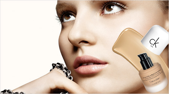 A todas nos gusta que la base de maquillaje resista a nuestra ajetreada rutina y luzca intacta en cualquier ocasión.