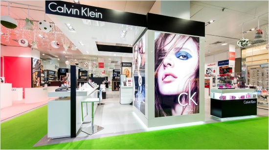 Deberemos recoger los packs de inicio en los stands de ck one color de algunos centros El Corte Inglés para recibir el tono más adecuado a nuestra piel.