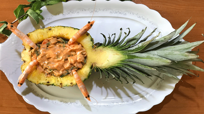 Góndola de Piña con Marisco