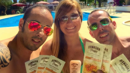 Hawaiian Tropic nos ayuda a ligar este verano ;)