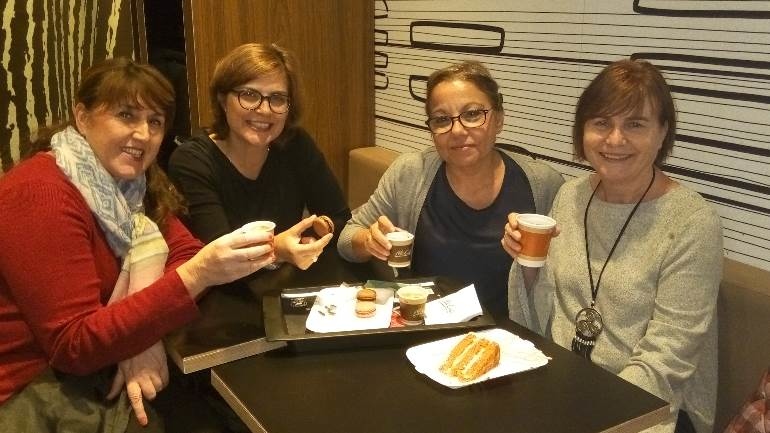 La trndiana NURIAPM con sus amigas del curso de fotografía.