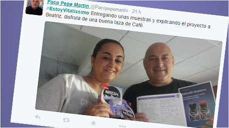 Posando junto a nuestro entorno cafetero