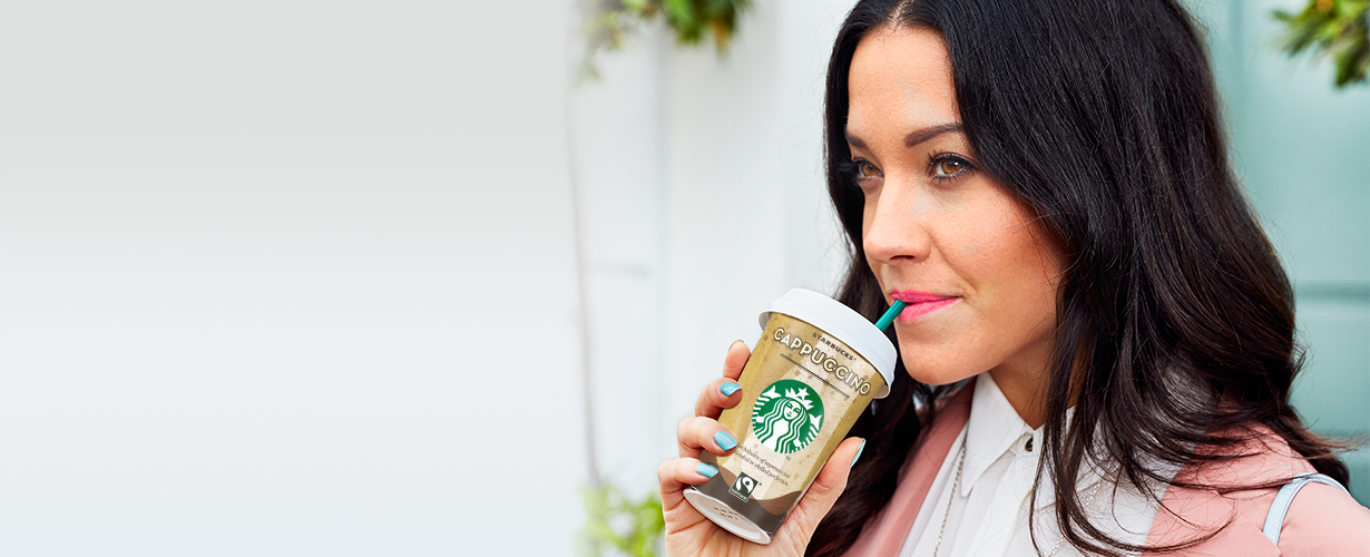 ...mientras mantiene variedades como el Capuccino, con leche suave y cremosa...