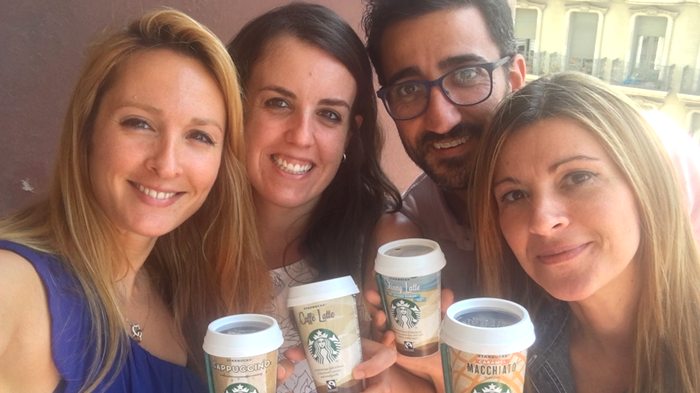 La trndiana AlbaM85 con sus compañeros de la ofi.