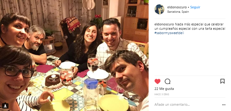 ¡Comparte tus publicaciones en las redes sociales e invita a tus amigos para disfrutar de los pasteles!