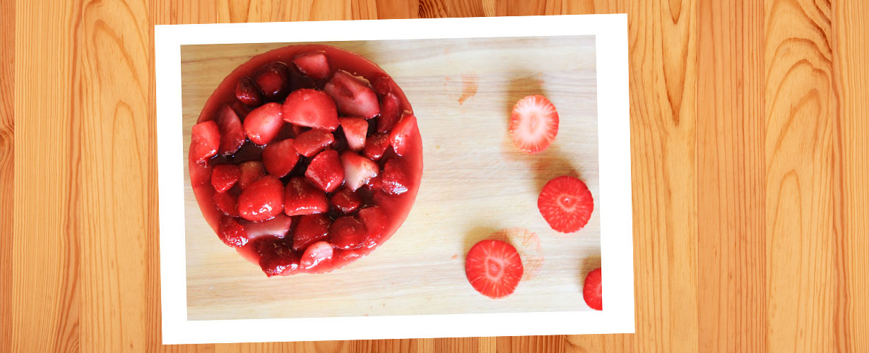Cheesecake de Fresas, recubierta de fresas naturales...