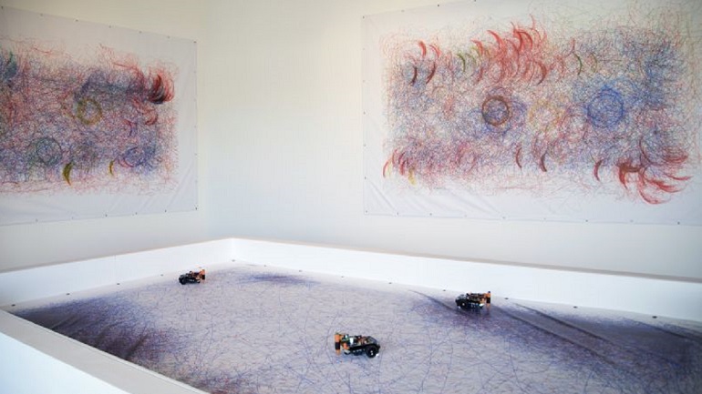 Leonel Moura_essaim de robots