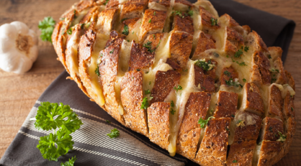 Un Pain gourmand à l'ail et au fromage !