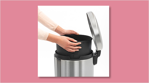 Pour la nettoyer ? Facile ! Retirez le seau intérieur amovible et hop le tour est joué !