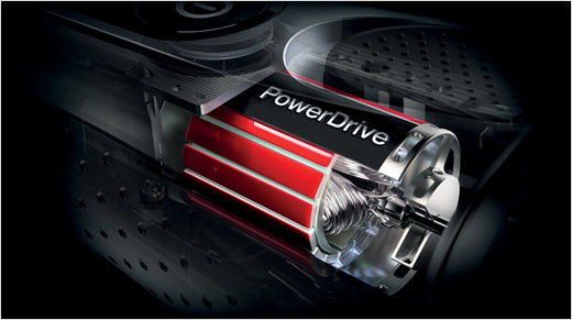 La nouvelle technologie PowerDrive lui octroie 20 % de puissance supplémentaire, pour un rasage rapide même sur des poils denses.