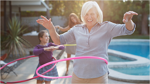 <center>Et, elle pourront partager leurs folles aventures sur les réseaux sociaux avec les hashtags #Diadermine et #SeSentirJeune</center>