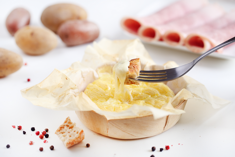 Un onctueux fromage à pâte molle prêt à être consommé, sans préparation ni vaisselle.