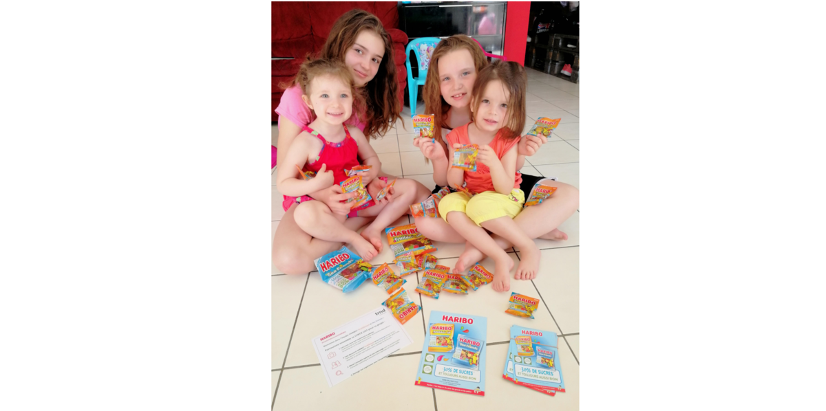 trnder  Cmoininie et ses 4 filles