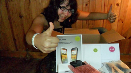 trnd_smartphone-HTC-one_pack-htc-one-s