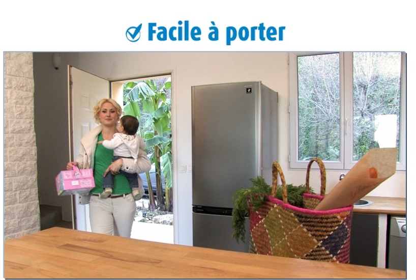 Ensemble nous découvrons Pratic Box, 16 petites bouteilles de 250 ml d'Eveil® Nature, dans un emballage innovant, conçu pour simplifier la vie des parents.