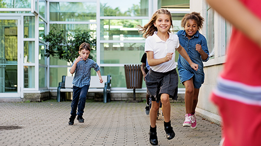 Parce qu’en vacances on n'a pas envie de penser déjà à la rentrée, la MAIF le fait pour nous. Partez (et revenez !) l'esprit libre.
