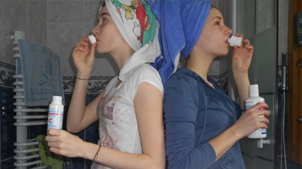 trnd_meridol-halitosis_bain-bouche-famille