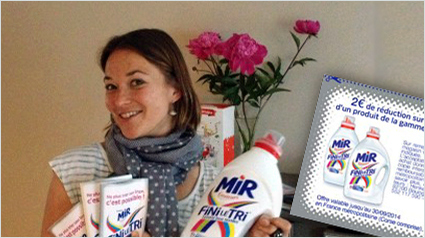 trnder laeti-ti1 et sa bouteille de Mir Couleurs Fini le Tri. 