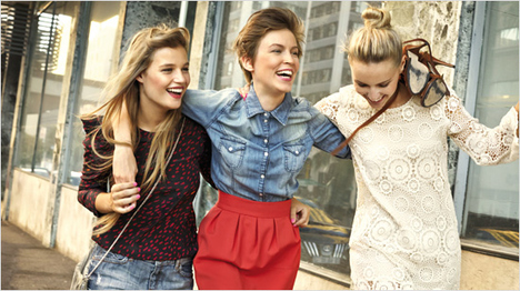 4 000 femmes de la communauté trnd auront l’opportunité de découvrir et faire connaître les serviettes Nana Ultra et leur système innovant de fermeture Enroulez, Fermez, Jetez™.