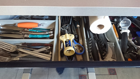 Okay Compressé est tellement moins encombrant qu'il se glisse partout !