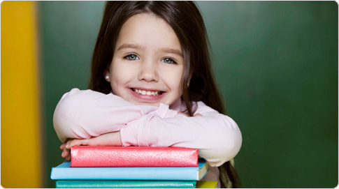  … et la brosse à dents électrique Oral-B Kids Power s’adapte tout spécialement aux besoins spécifiques des enfants dès 3 ans.