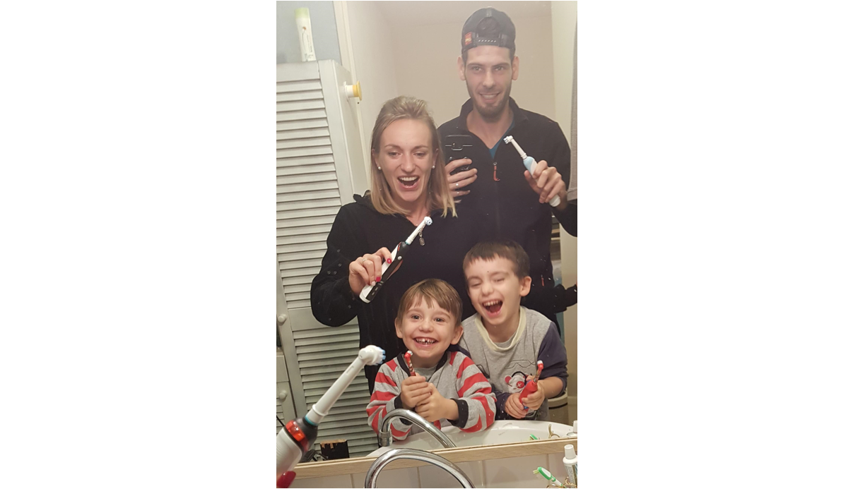 La famille de trnder Qualvine prête pour le défi 