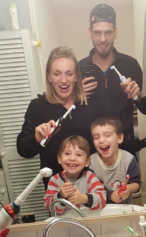 La famille de trnder Qualvine prête pour le défi 