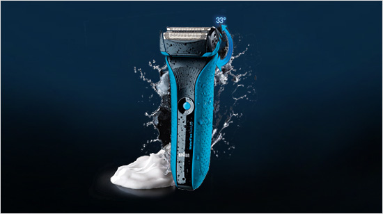 Waterflex est le premier rasoir électrique de Braun à proposer un rasage de près avec de la mousse pour un rasage adapté à toutes nos envies.