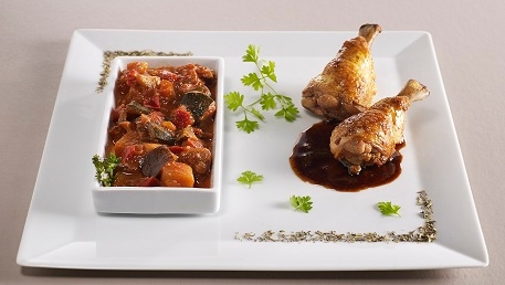 La Cassolette d'ailerons de poulet yakitori et sa Ratatouille provençale.