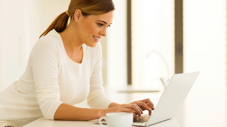 Au cours de ce projet, 4 équipes de 250 trnders pourront partager leur ressenti et expérience sur le soin testé en déposant leurs avis en ligne sur des sites féminins spécialisés.