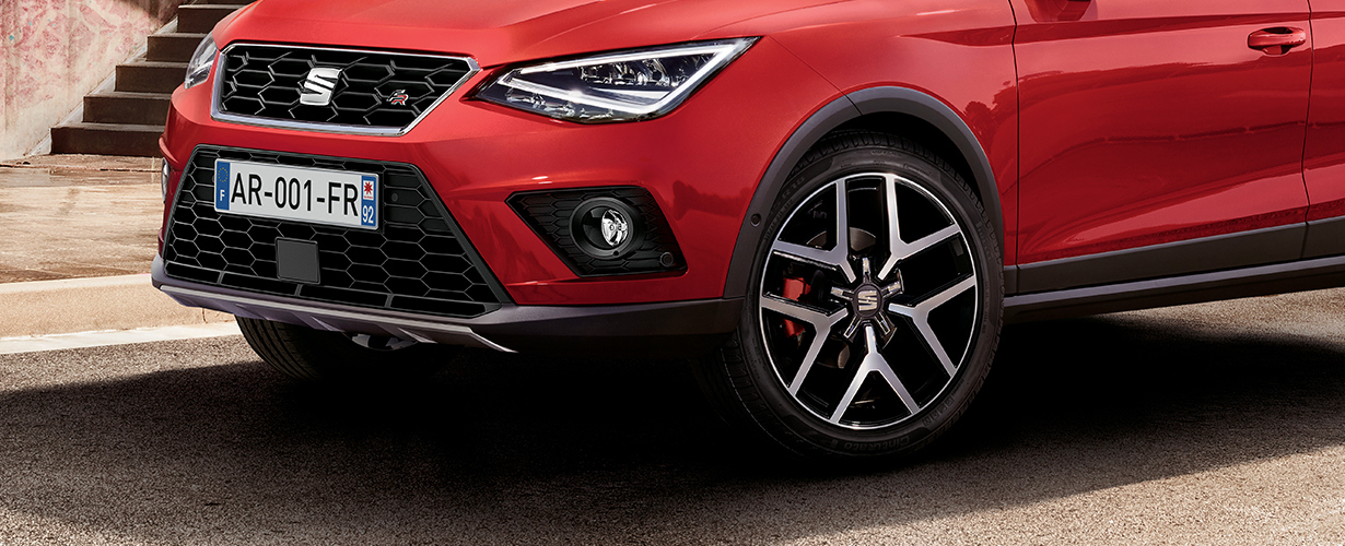 Des jantes alliage 18” performance pour plus d’agilité.