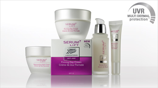  La gamme SERUM<sup>7</sup> LIFT a été conçue pour réparer les signes qui caractérisent le vieillissement cutané et ralentir la progression des rides profondes et installées et la perte de fermeté.